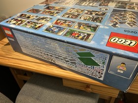 LEGO CREATOR: Assembly Square (10255) 100% Complete w/Box & Manual Excellent!