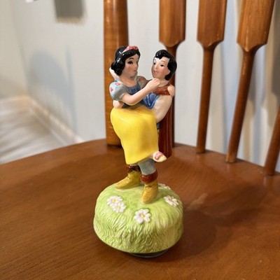 Vintage Schmid Disney Snow White And Prince Rotating Music Box 6.5  Works Great