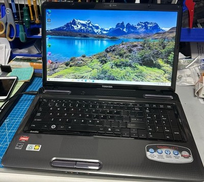 Toshiba Satellite L675D S7052 17.3  AMD phenom 2.9Ghz 6GB 1TB  WIN 10 HOME ATi