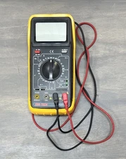 Centech Cen-Tech P37772 Digital Multi-Meter with Leads Working Tested