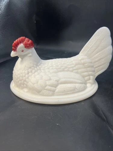 Vintage TOP ONLY: Westmoreland milk glass hen on nest. Length: 6 1/2” Wide: 5”
