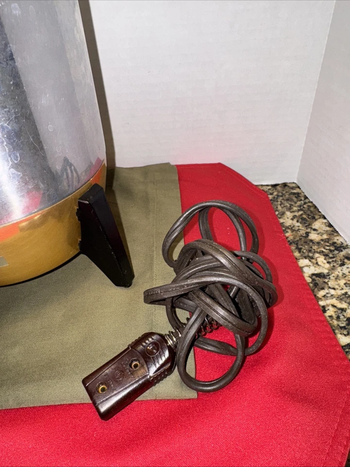 Percolador de café eléctrico vintage Mirro Party Perk 22 tazas B-9292-75 EE. UU. Funciona Foto 2 de 4