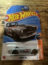 Hot Wheels 2025 Case Q TRIUMPH TR6 Treasure Hunt RTH Long Card Free Protector