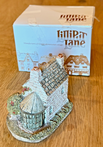 HOLLY COTTAGE Casa Roja de Colección con Árbol Figura Coleccionable con Caja LILLIPUT LANE - Imagen 5 de 15
