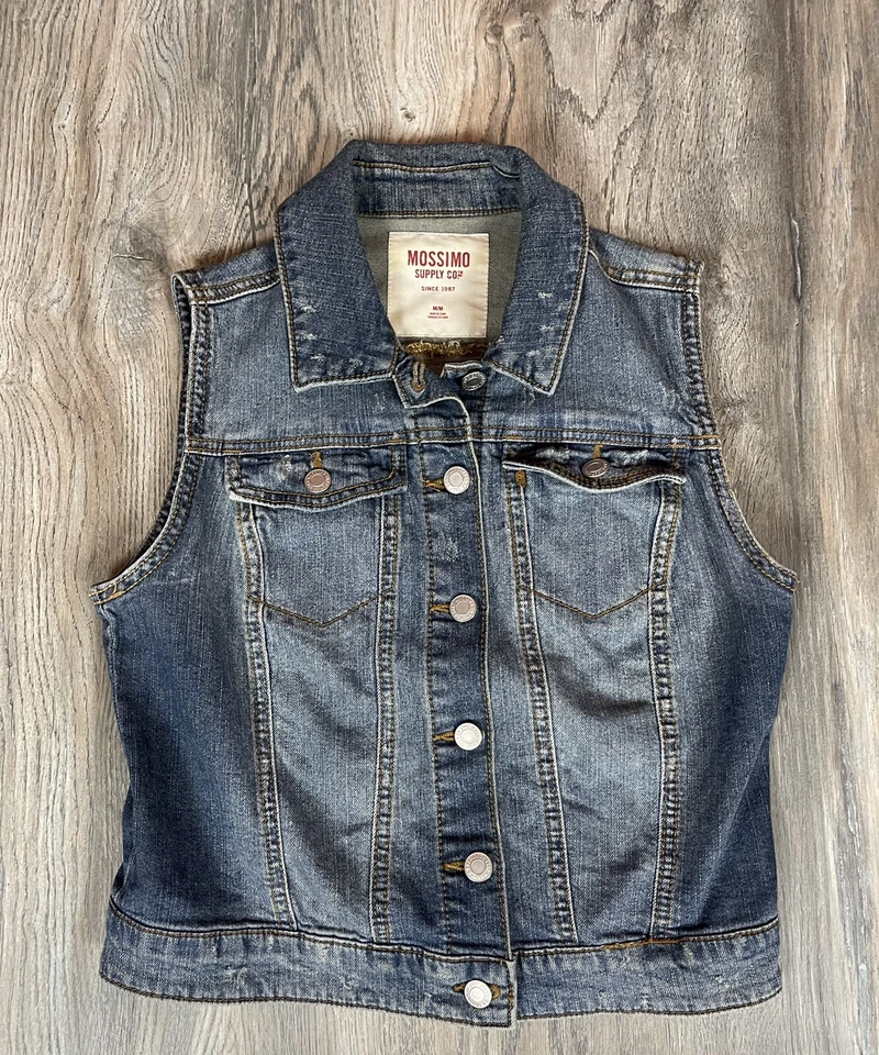 MOSSIMO JUNIOR SLEEVELESS DISTRESSED BUTTON DOWN BLUE JEAN JACKET SIZE MEDIUM - Image 3 of 4