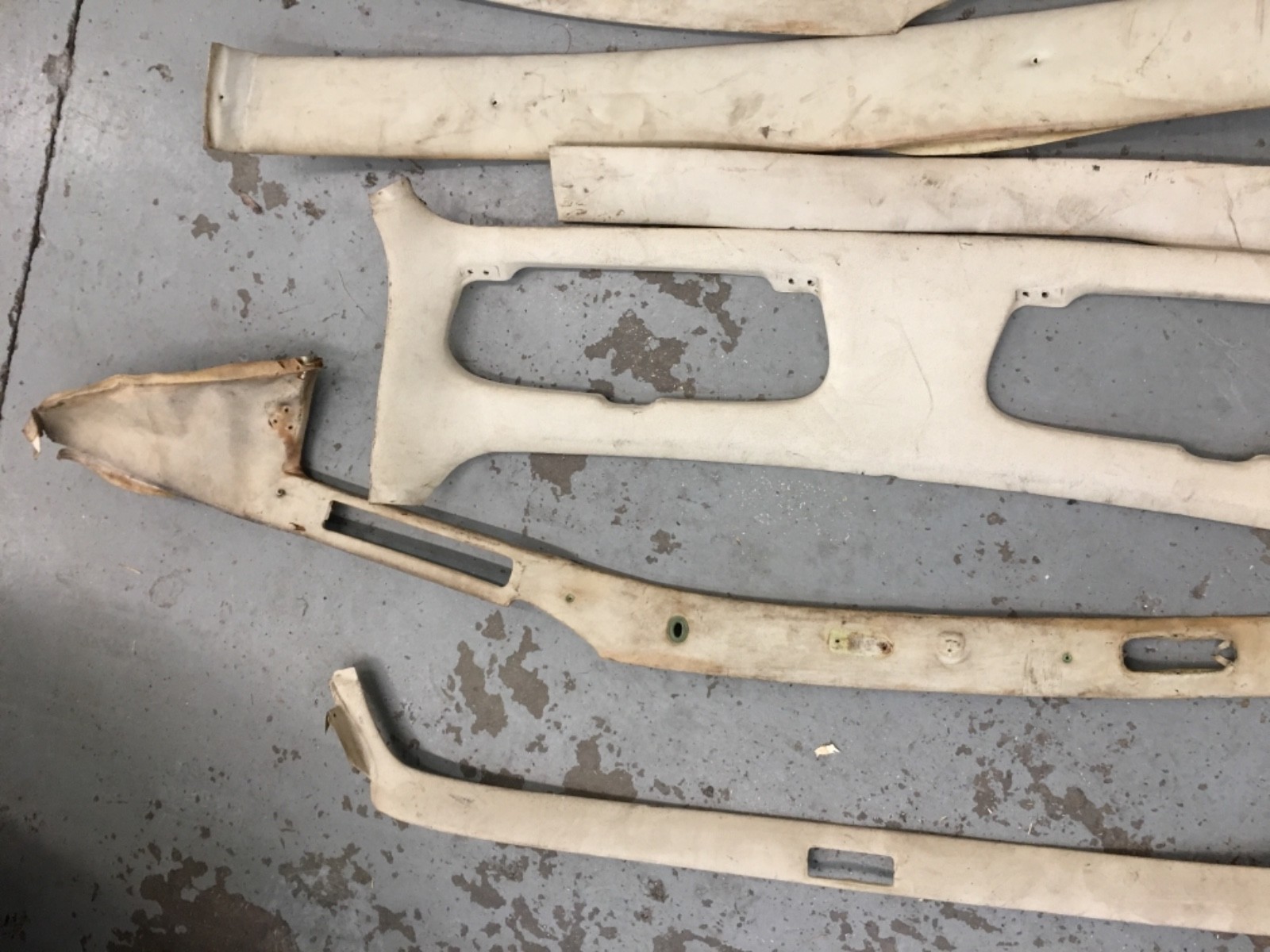 ferrari 365 gt 2+2 interior roof panels