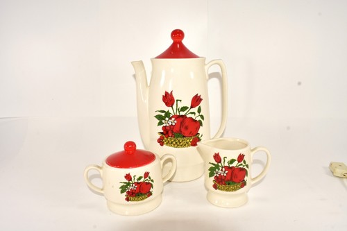 VINTAGE ELECTRIC TEAPOT KETTLE & CREAMER & SUGAR APPLE & TULIPS DESIGNS - Picture 2 of 11