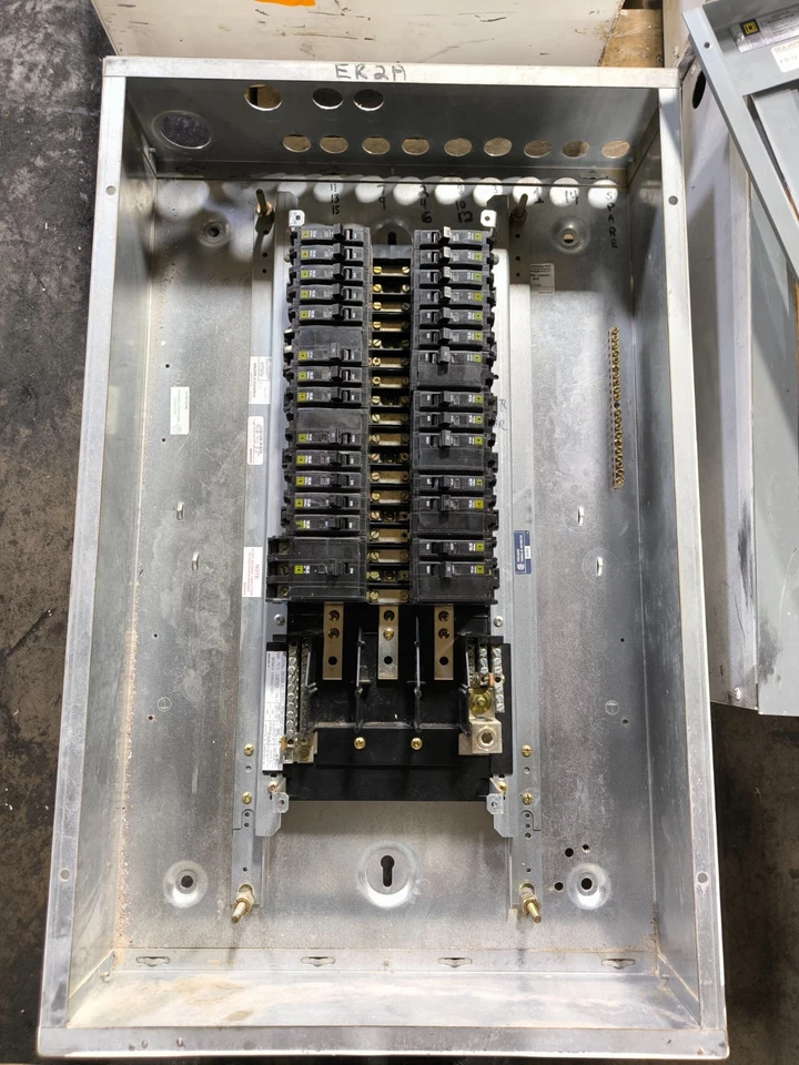 Placa de panel Square D NQOD430M100CUNL NQOD 100 Amp 3PH 4W 36 Space MH32BE QOB370 Foto 2 de 4