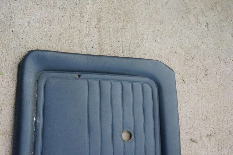 Panel de puerta de pasajero delantero derecho azul OEM BMW E30 sedán 84-91 318i 325e 325i 325 Foto 3 de 4