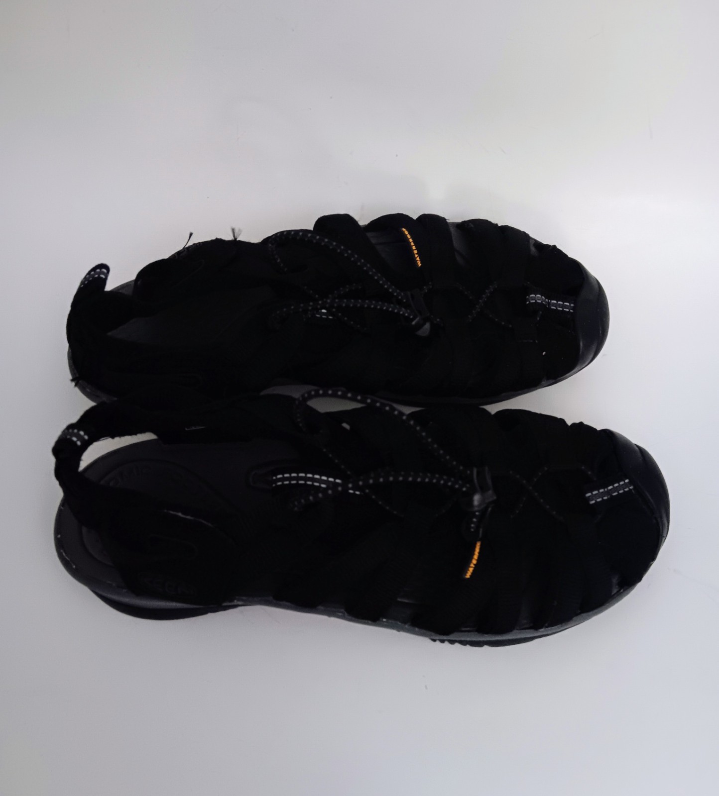 Sandali donna Keens taglia 7 5 donna neri impermeabili ottime condizioni