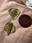 Lot Of 3 Antique Shoe Cops And Button — photo 2