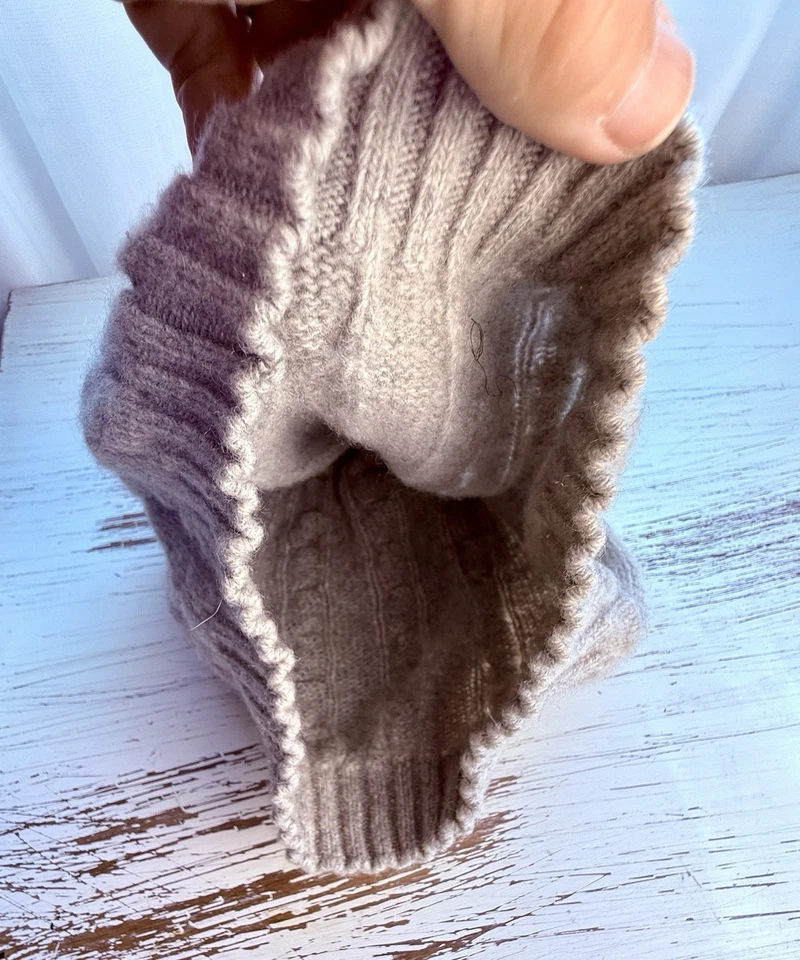 Gorro gris con ribete acanalado tejido cachemir suave cremoso para mujer Portolano talla única Foto 4 de 4