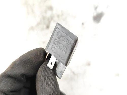 Relé AUDI A4 Cabrio 8H7, B6, 8U, B7 8D0951253 V23134J52X300 2.50 27176312 - Imagen 3 de 3