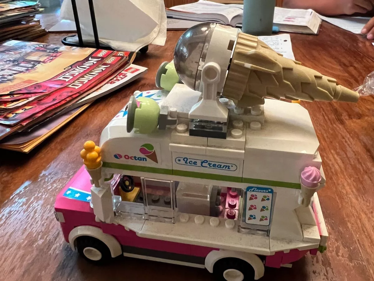LEGO The LEGO Movie Ice Cream Machine 70804 truck w manual and 2 minifig
