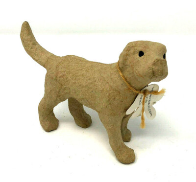 Decopatch Hund mit Schild aus Pappmaché 13 x 9,5 x 4 cm groß (123-I) 
