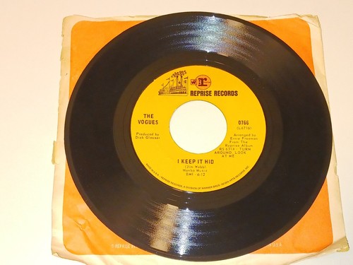 THE VOGUES - MY SPECIAL ANGEL/I Keep it HID - REISSUE 45, 7" VG - Picture 7 of 11
