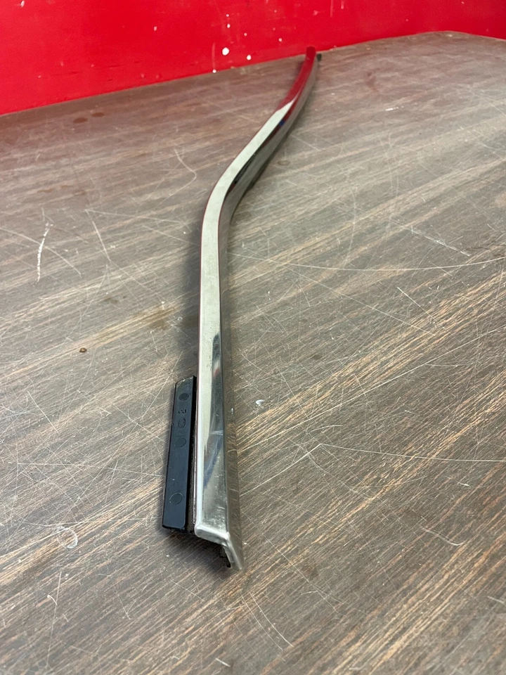 1968 OLDSMOBILE DELMONT 88 DELTA RH QUARTER WINDOW TRIM WEATHERSTRIP NOS GM 223 - Image 4 of 4