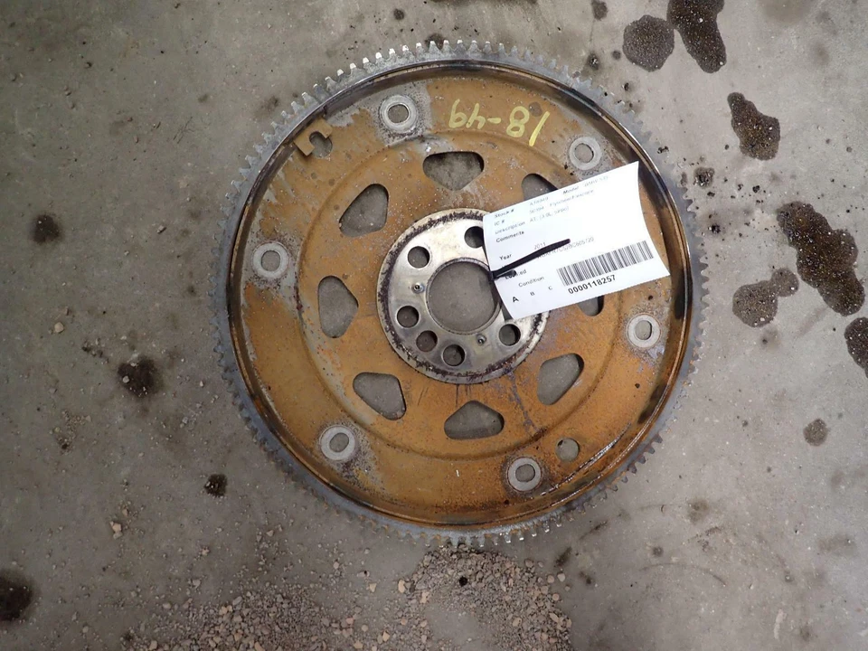 11 12 13 BMW 535i volante/placa flexible AT; (3,0 L, turbo) Foto 2 de 4