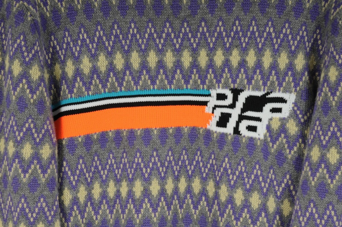 Prada Women Sports Logo Sweater Size 44 Grey Argyle Wool Prada Women Sports Logo Sweater Size 44 Grey Argyle Wool