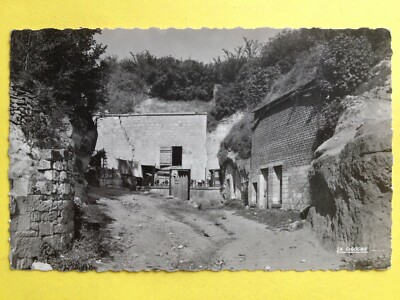 cpsm 1952 CREIL (Oise) Les TUFS ancienne Carrière HABITATIONS TROGLODYTES