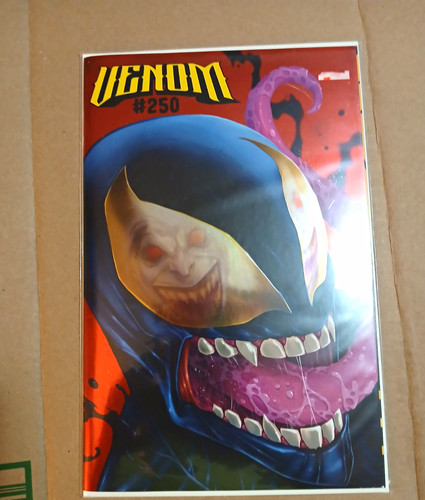 VENOM #250 Foil NM