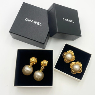 Auth Chanel CocoBall Pearl Swing 93P/PearlFlowerEarringsEngraved 94 W/B BA020429