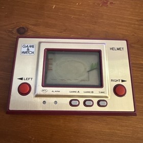 NINTENDO GAME & WATCH  HELMET  GOLD BOXED WITH MANUAL 1981 Working