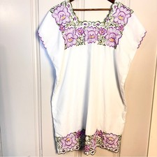 Vintage 70s Style Mexican Embroidered Dress White Floral Oaxacan Nightgown Beach