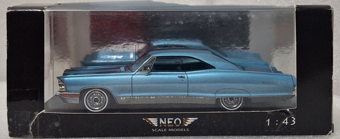 Pontiac Bonneville HT Coupe 1965 Light Blue Met 1:43 Neo 44104