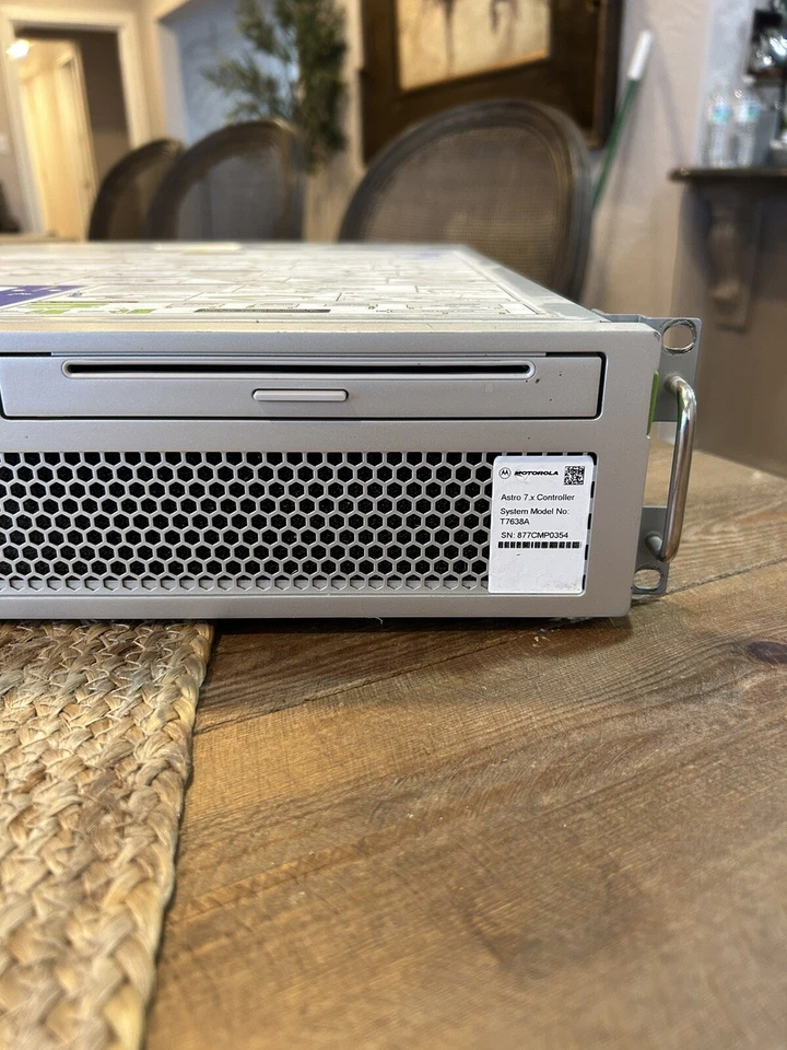 Sun Netra T5220 |Sun Oracle 4004A - Image 3 of 4