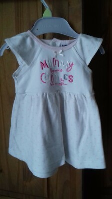 Babies R Us Baby Mädchen weißes Sommerkleid mit Herzmuster & Stickerei - 3-6 Monate