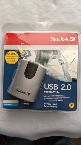 SAN DISK USB 2.0 READER/WRITER---NEW