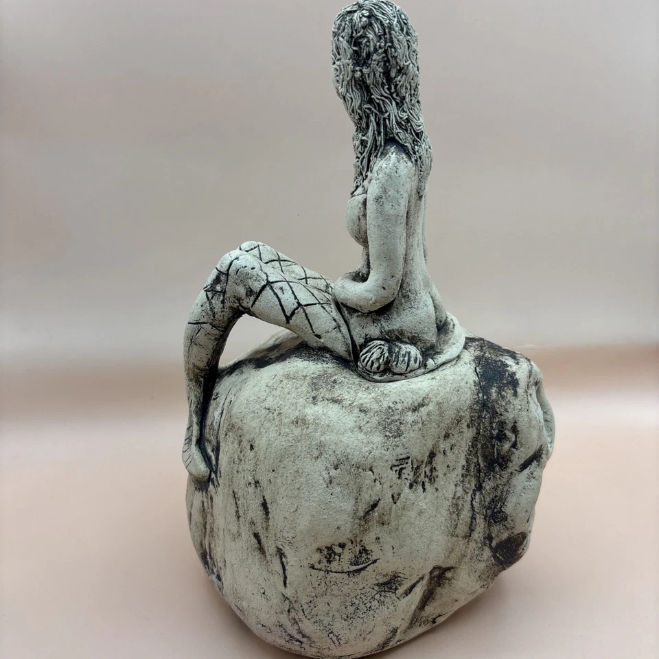 Hermosa sirena grande sentada en roca estatua escultura estatuilla tetera Foto 4 de 4