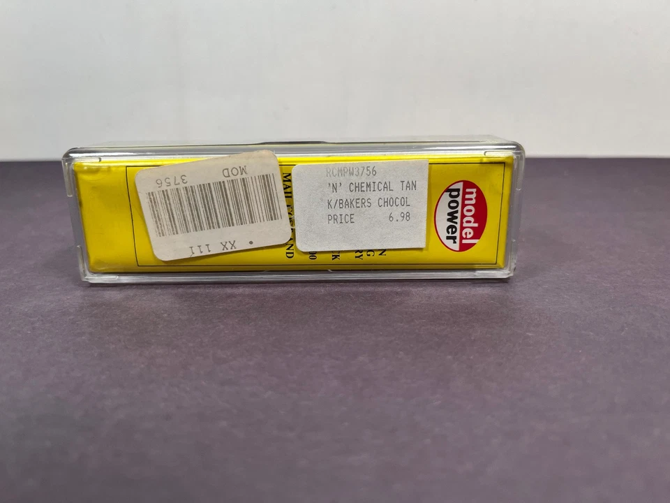 Model Power N Scale Train 3756 Chemical Tank Car BAKER'S CHOCOLATE GATX 31057 - Image 2 of 4