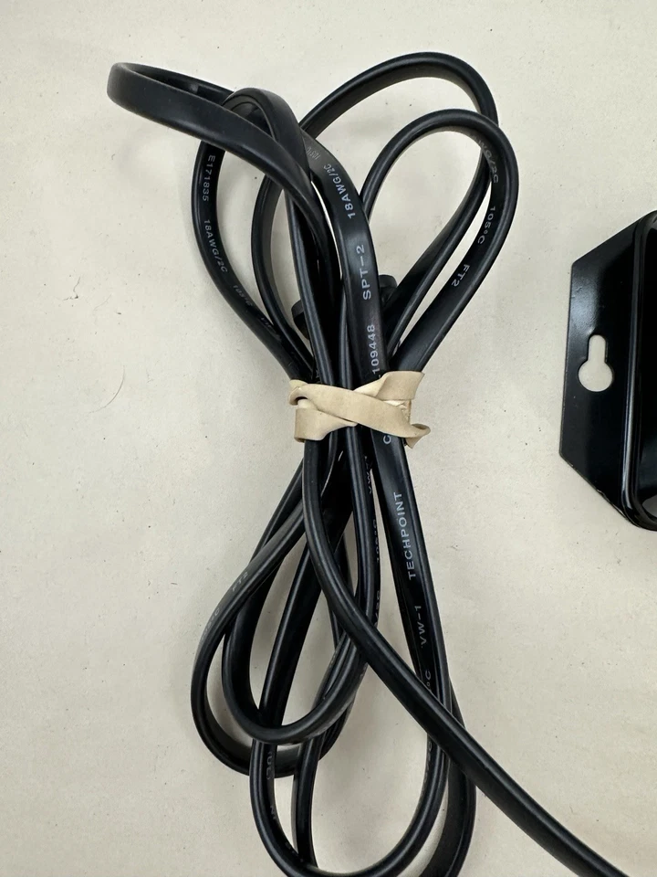 RadioShack UHF VHF FM High Gain Signal Amplifier 15-1113c 120V 60Hz 3.6W - 25db - Image 3 of 4