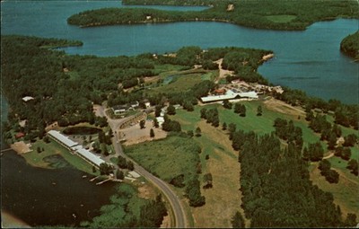 Maddens at Pine Beach ~ Brainerd Minnesota ~ aerial view ~ unused postcard