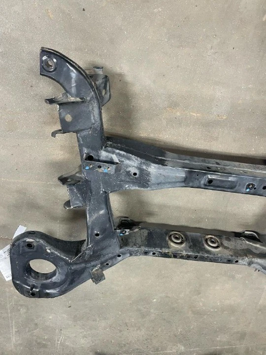 2011-2013 Infiniti QX56 14-16 Qx80 Rear Engine Crossmember Subframe Assembly Oem Foto 2 de 4