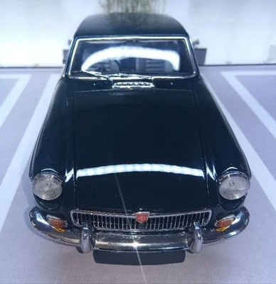 Junk AUTOart 1/18 MGB GT Coupe Mk II Green Diecast Model Car | eBay