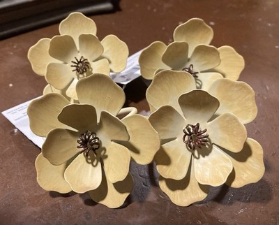 4 New Excell Home Fashions Inc Yellow Painted Flower Metal Napkin Rings
