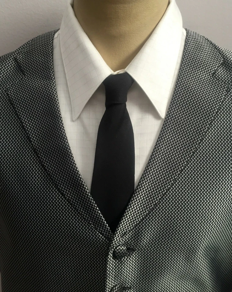 Oleg Cassini Mens 5 button w/ lapel Formal Tuxedo Vest Size Meduim VERY NICE! - Image 4 of 4