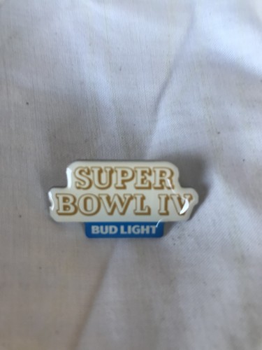 New Bud Light Super Bowl IV Pin SB4 Chiefs Vikings - Picture 1 of 2