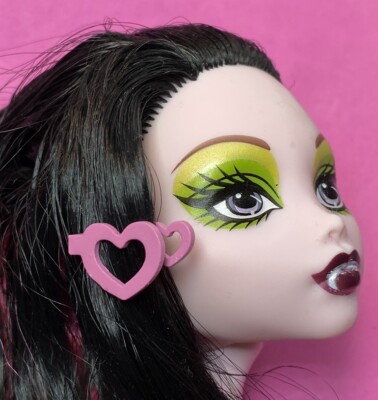 MONSTER HIGH Draculaura Killer Style Day At The Maul Fashion Pack Accessoire Lesen