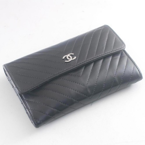 Chanel V-stitch lambskin wallet, black x silver leather, Coco mark maintenance - Picture 18 of 19