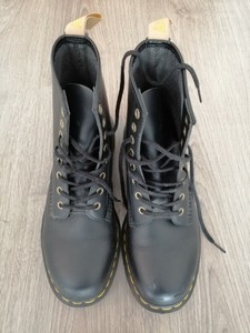 dr martens 1460 felix rub off