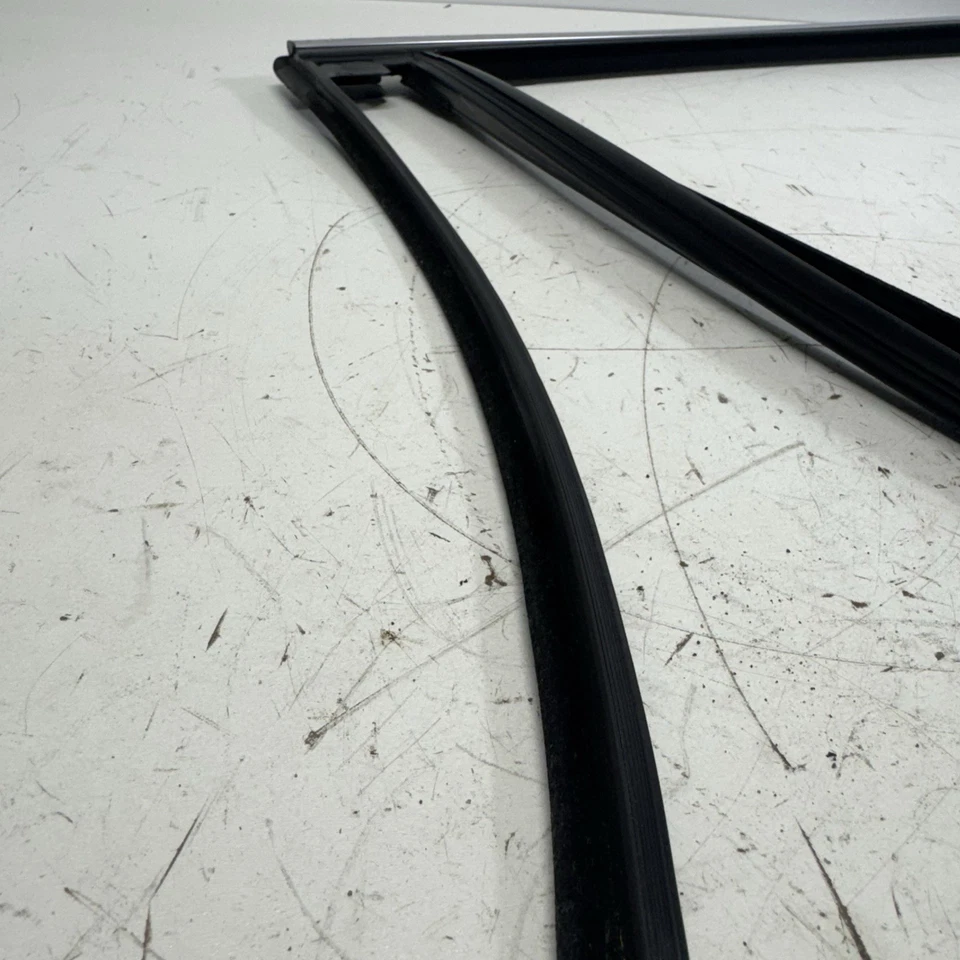 2015 - 2024 FORD EDGE REAR LEFT SIDE DOOR GLASS RUN CHANNEL SEAL MOLDING OEM - Image 3 of 4