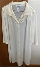 Vanity Fair Women's Robe Medium Ivory Nylon House Coat Vintage