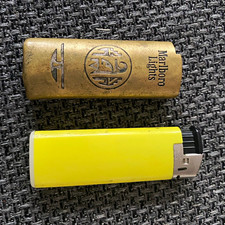 Marlboro Lights Feuerzeugh&uuml;lle Metall f&uuml;r Einwegfeuerzeuge, Sammlerst&uuml;ck,