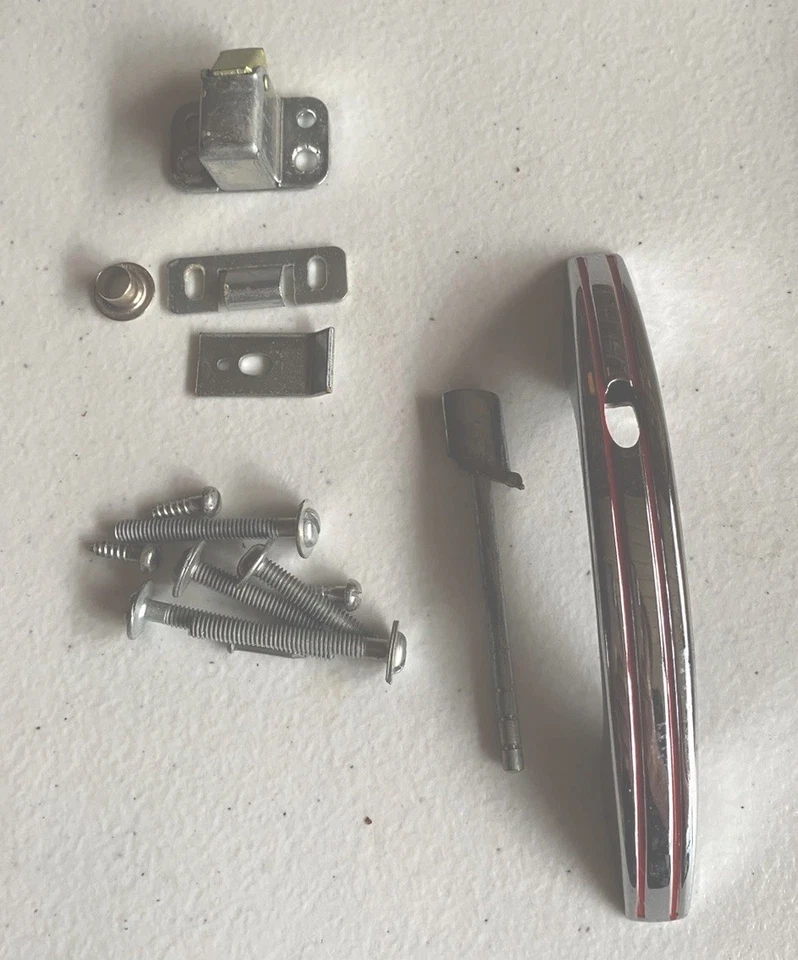 Lote de 10 Catch De Colección Nation Lock Co Gabinete N61-308 Cromado con Líneas Rojas Foto 2 de 4