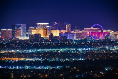 Wandbild: Nevada USA City of Las Vegas Skyline und Stadtbild nachts. (93265400)