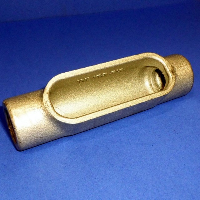 CROUSEHINDS 1IN. NPT 2 PORTS CONDULET CONDUIT FITTINGS C27 *NNB, LOT